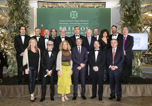 80 – NOTICIA COEL – PREMIOS ANUALES CONSEJO DE DENTISTAS Y FDE