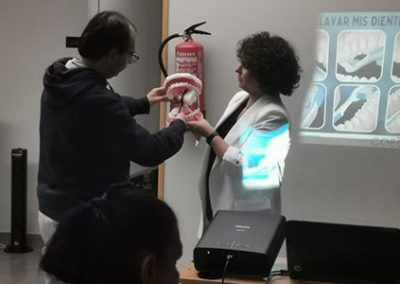 Fundación ALUME y Colegio de dentistas de Lugo en jornadas de información sobre salud oral a la tercera edad.