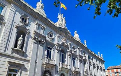 El TS suspende el traspaso de competencias al País Vasco
